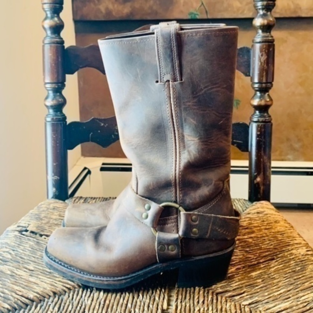 ✨✨Frey Boots Classic Square Toe ✨ 6 1/2 ✨